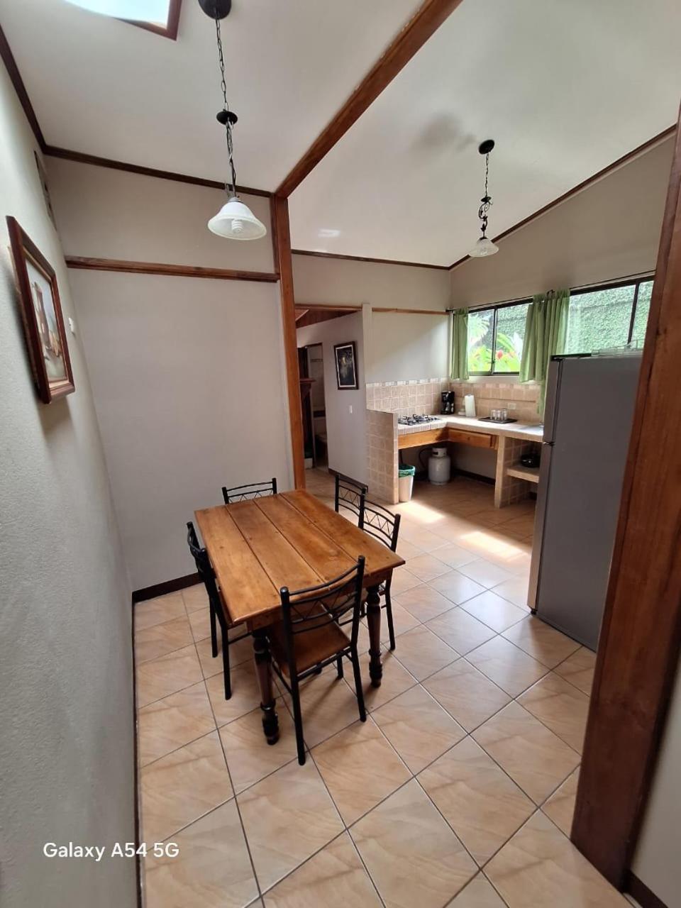 Hotel Iris Arenal La Fortuna Екстериор снимка