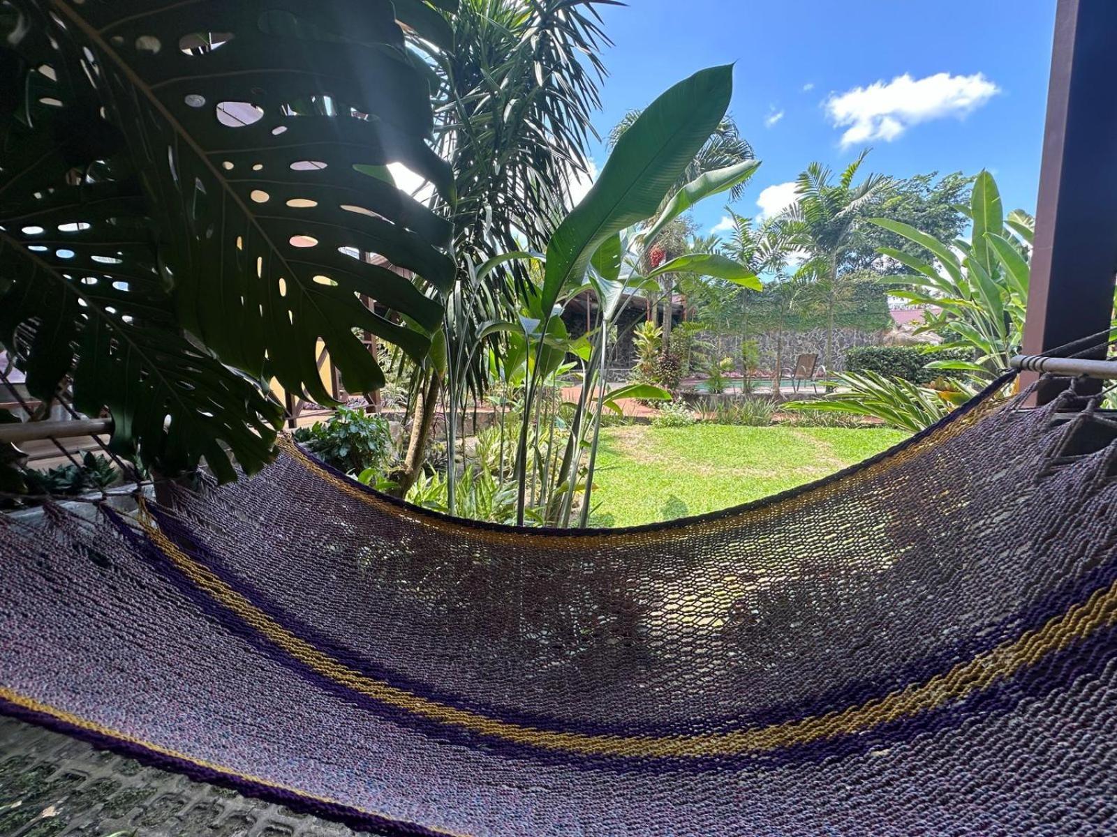 Hotel Iris Arenal La Fortuna Екстериор снимка